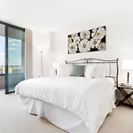Global Luxury Suites At The Convention Center