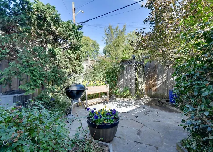 Convenient Washington, Dc, Studio Near Metro Stop!