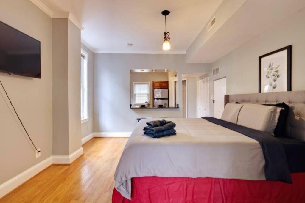 The Rose Garden Capital Hill With Hot Tub Apartment