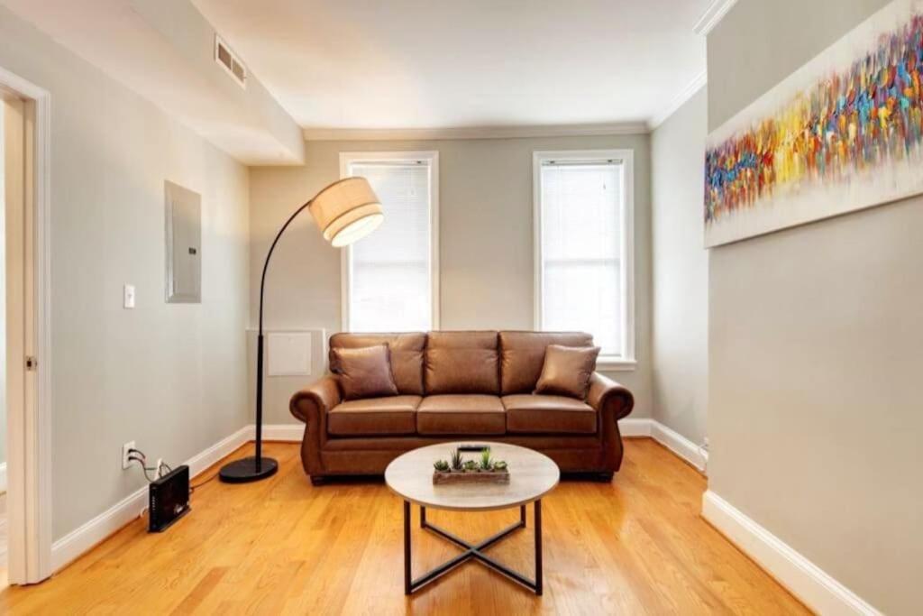 The Rose Garden Capital Hill With Hot Tub Apartment Washington