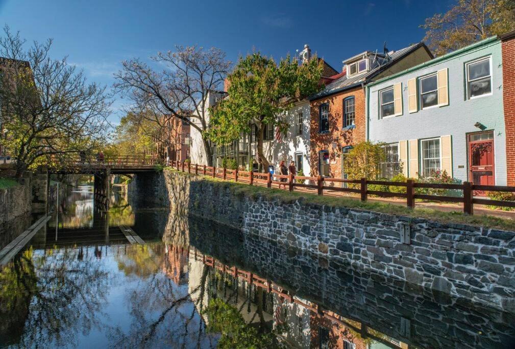 Glover Park/georgetown Oasis With Parking Washington