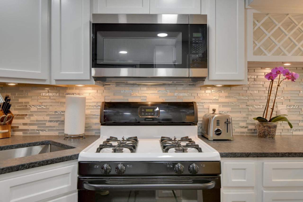 Apartment Convenient Washington, Dc, Studio Near Metro Stop!
