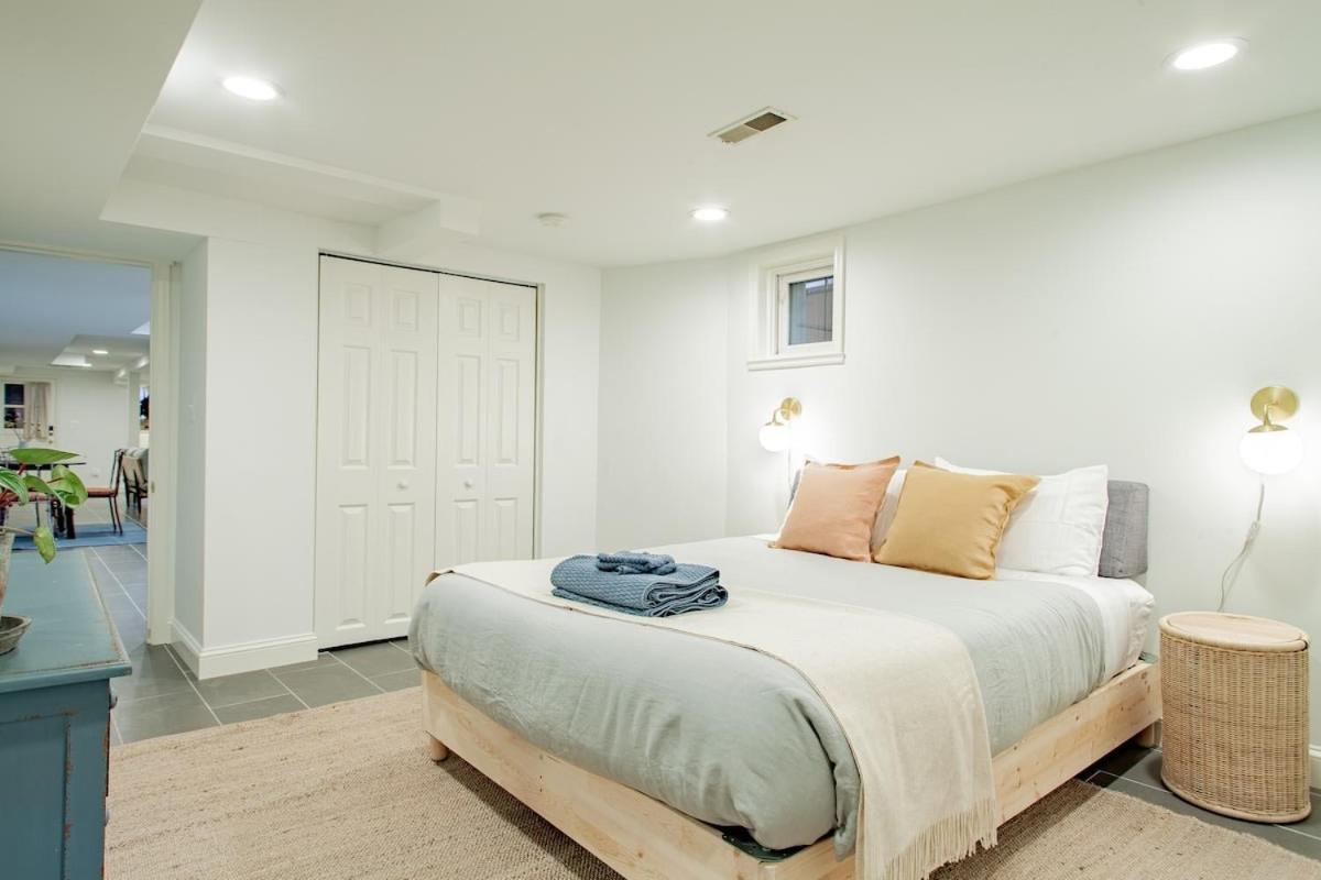 Apartment Spacious 1br Nw Garden Walker's Dream *