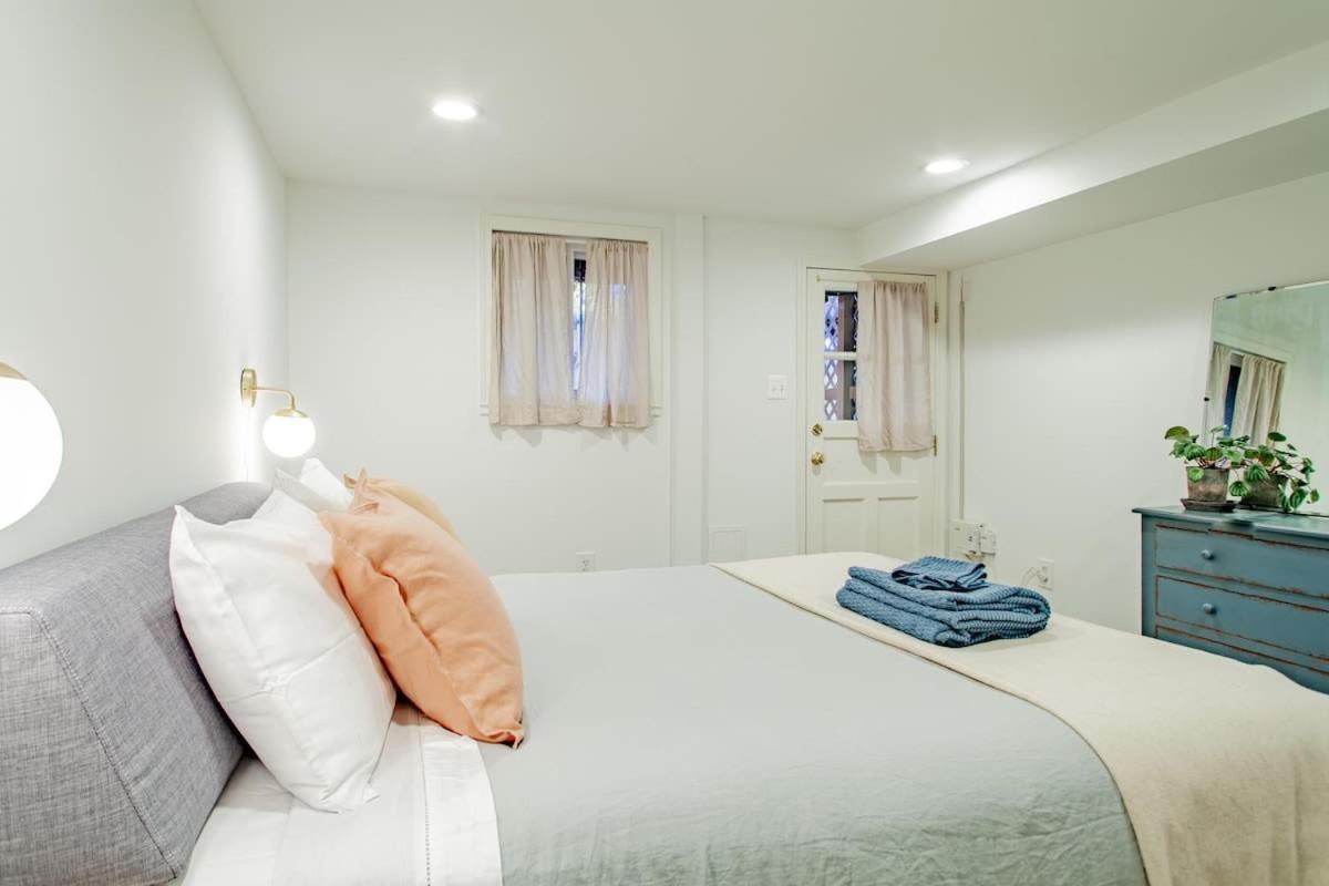 Spacious 1br Nw Garden Walker's Dream *