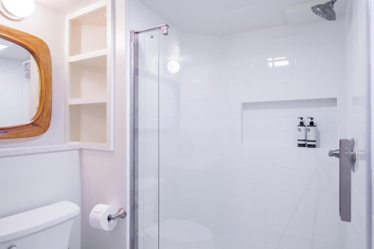 Spacious 1br Nw Garden Walker's Dream