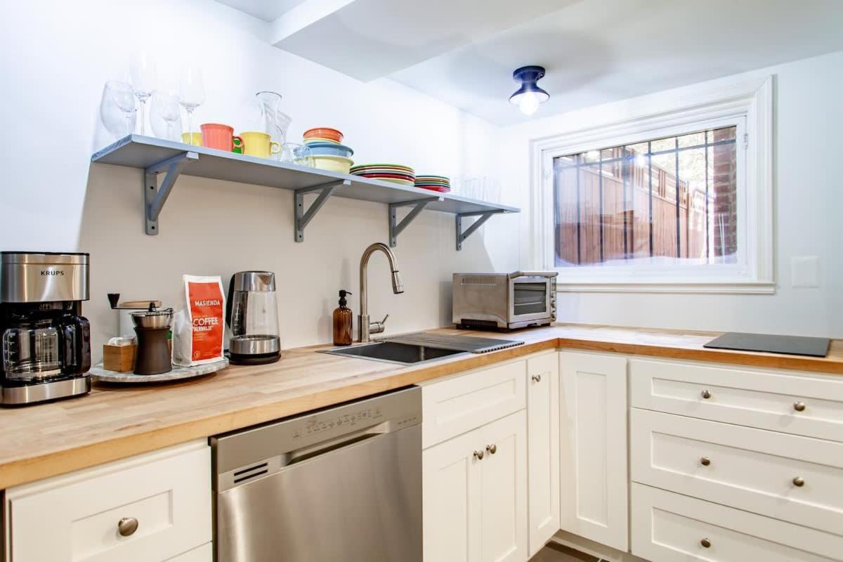 Spacious 1br Nw Garden Walker's Dream