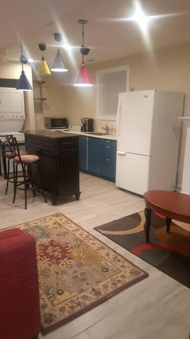 Bed & Breakfast Beautiful New 4 Bedroom 3 Bath Family Or 1 Bedroom Nr Howard U Downtown Nw Dc Washington