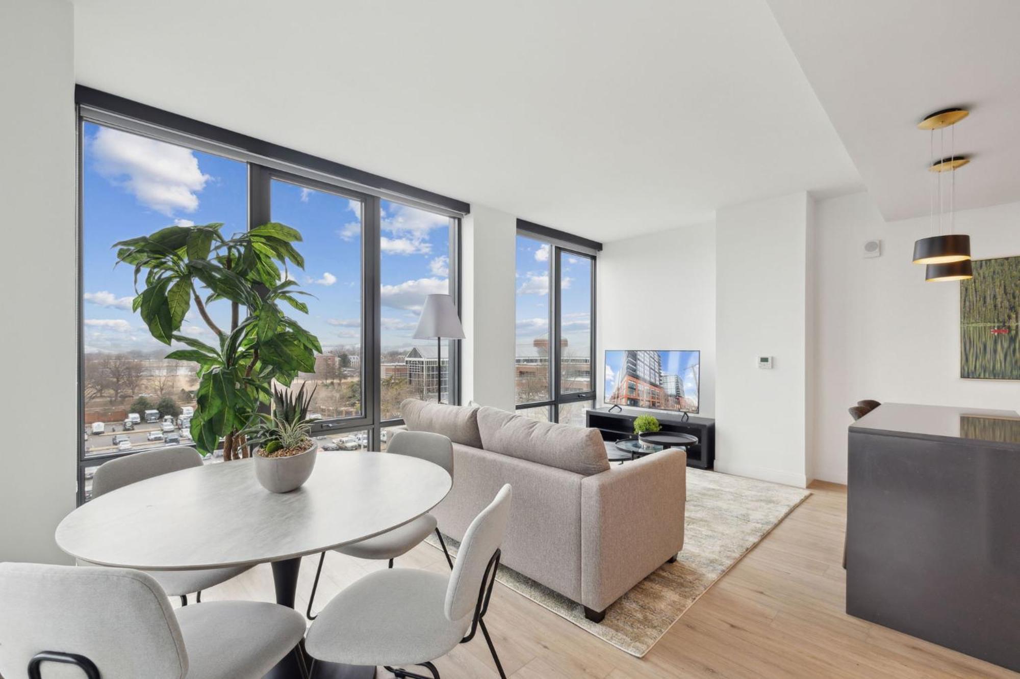 Placemakr Buzzard Point Hotel *
