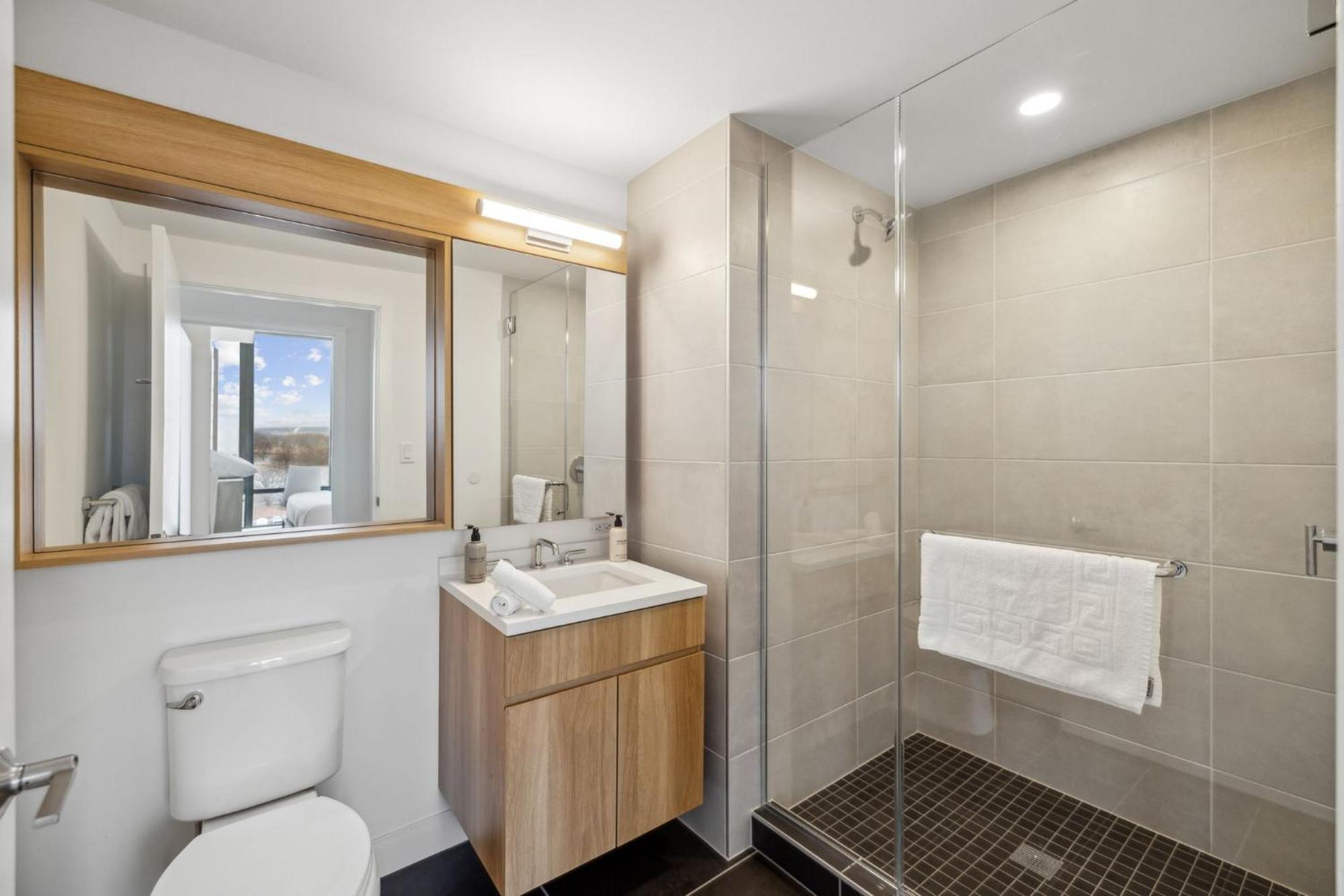Placemakr Buzzard Point Hotel *