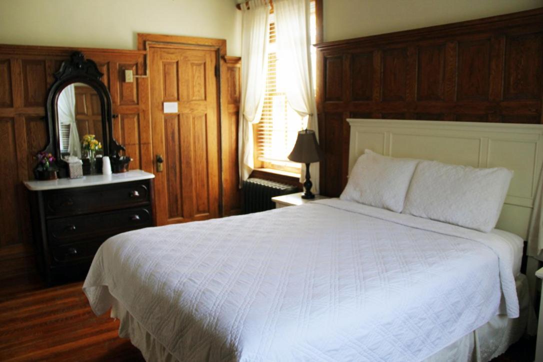 Adam's Bed & Breakfast