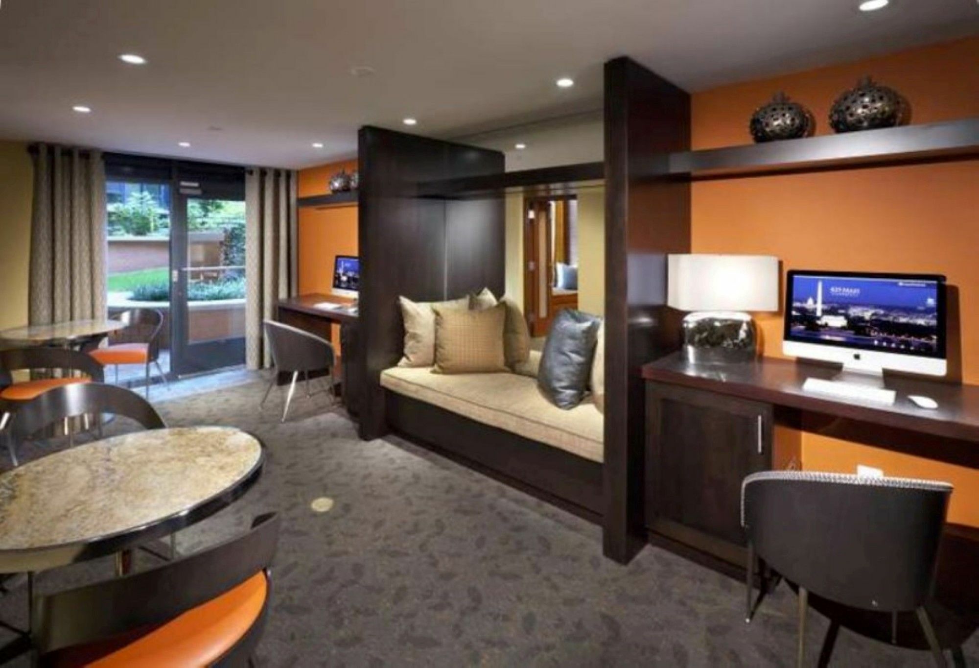 Global Luxury At The Convention Center Apartment