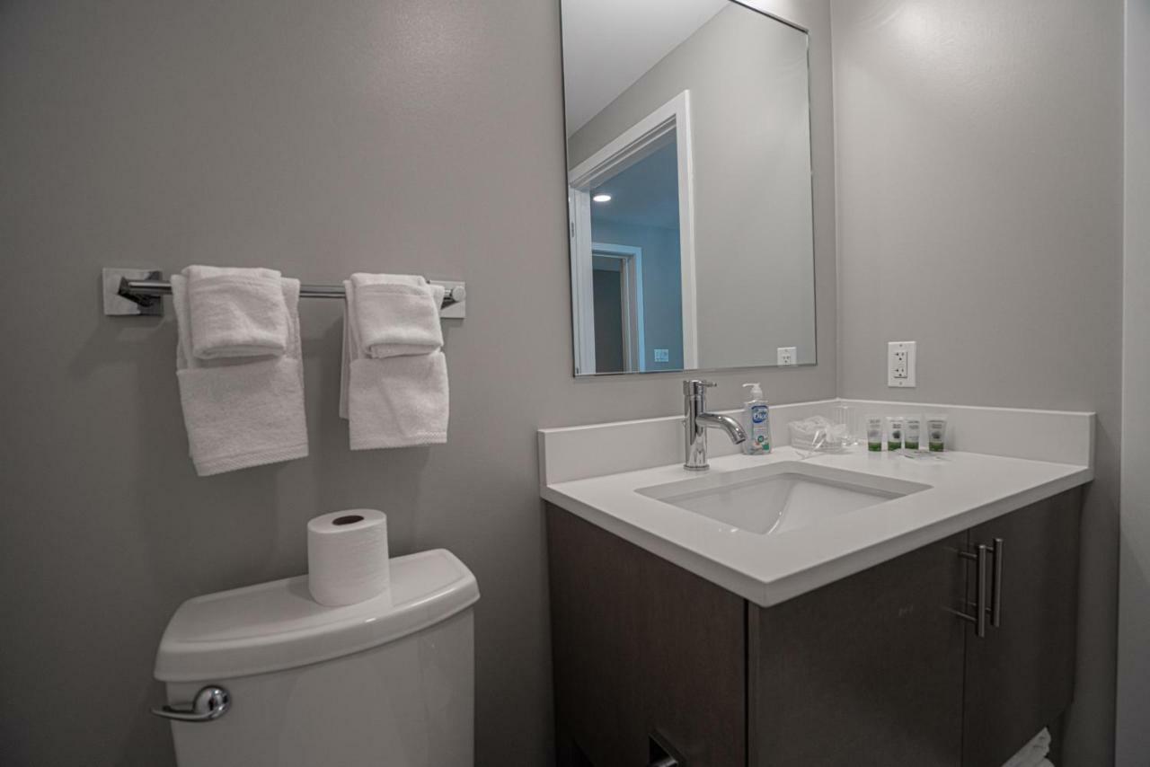 Waterfront 30 Day Apartment Washington
