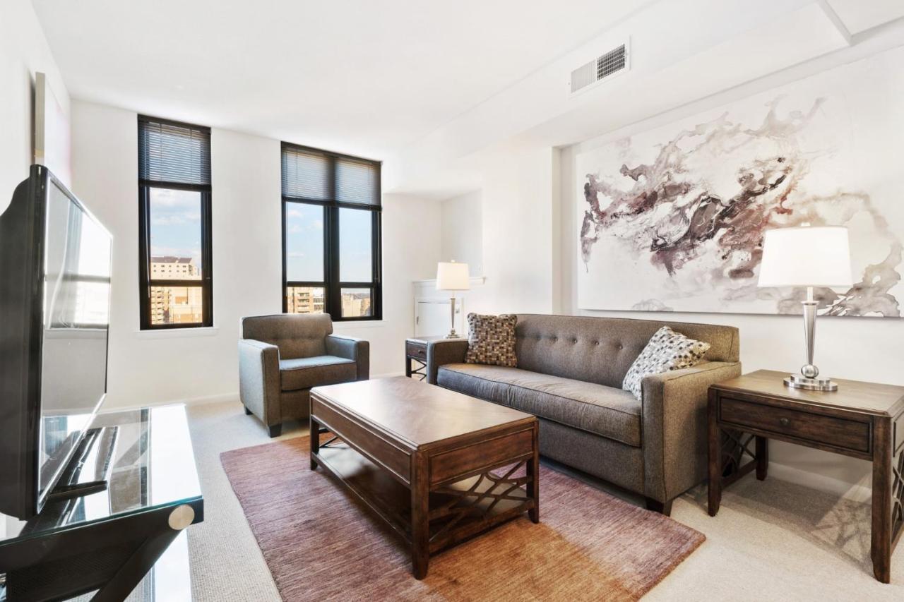 Global Luxury At The Convention Center Apartment *