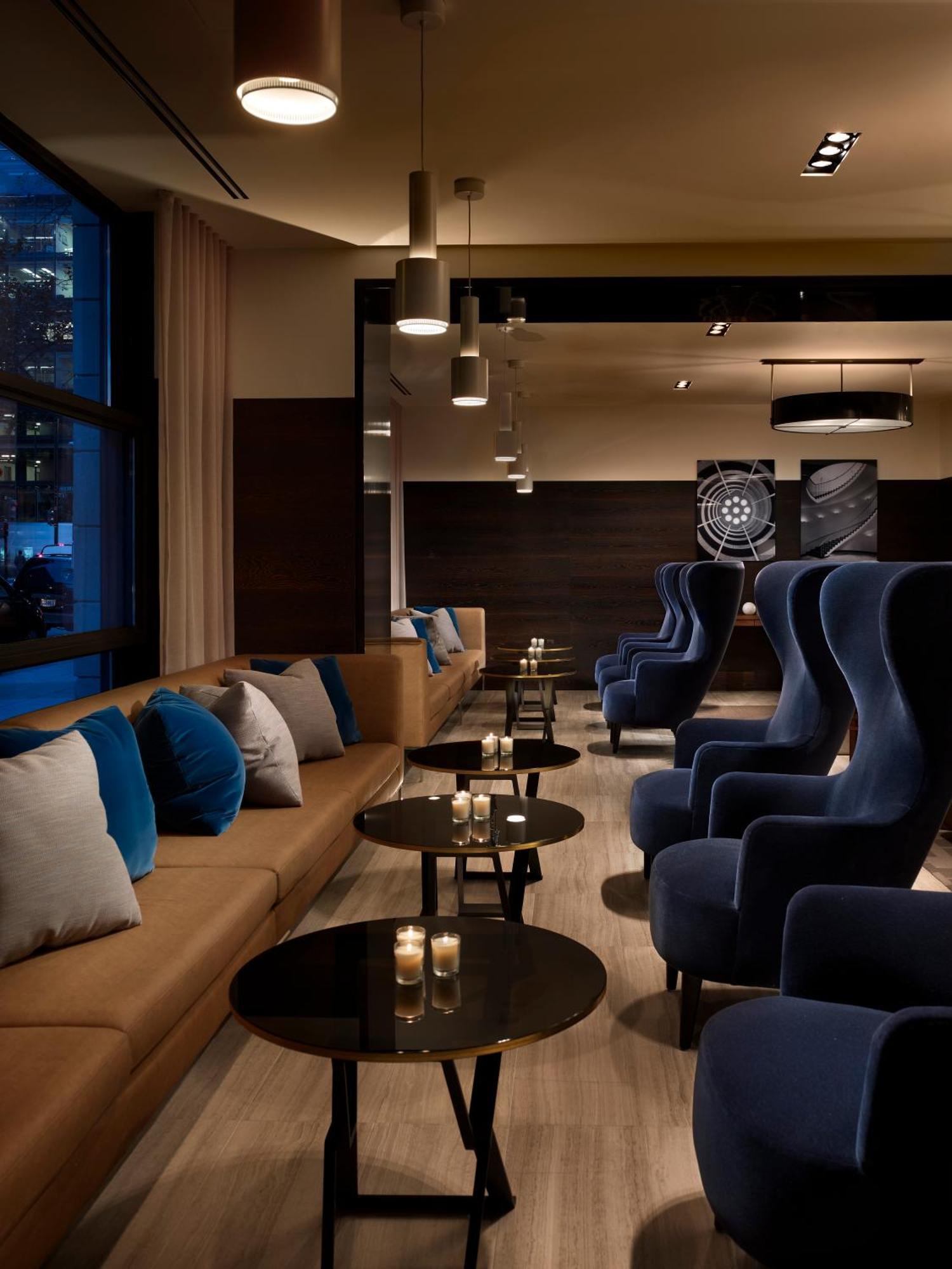 Aparthotel Aka White House 4*