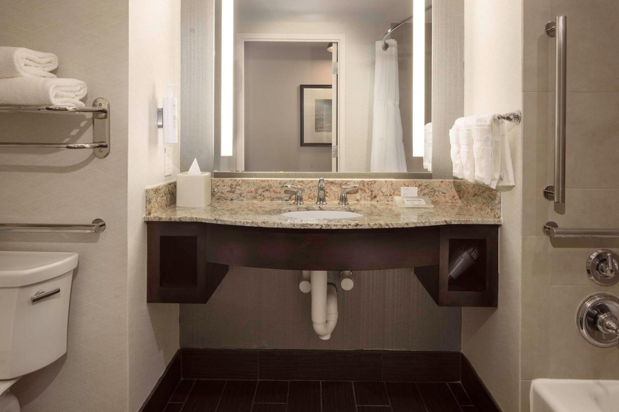 Hilton Garden Dc/georgetown Area Hotel Washington