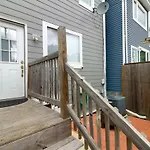The Gray House By Gallaudet 4 Bedroom 3 Ba
