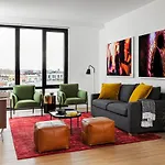 Liz By Black Swan - Dc Executive Flat