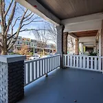 Spacious, Relaxing, 4 Bd 3.5 Ba Home In Petworth!