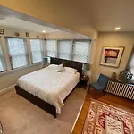 Deluxe King Master Suite