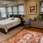 Deluxe King Master Suite