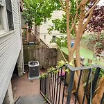 Dc Row House Less Than Half-Mi Walk To Howard University!