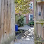 Convenient Washington, Dc, Studio Near Metro Stop!