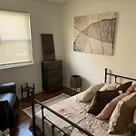 Cozy 2 Bedroom, Minutes From Capitol Hill