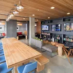 Shaw Studio W Gym Wd Nr Metro U St Bars Wdc-351