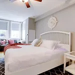 Sojourn 1 Bedroom With Private Patio