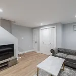 Modern Lux 3Br Updated Townhome W/ Parking
