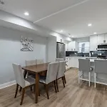 Modern Lux 3Br Updated Townhome W/ Parking