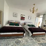 2 Bedrooms At The Heart Of The City! Full Comfort!