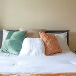 Cozy 5Bedroom 4Bath Retreat In Washington Dc With Free Parking And Next To A Bus Stop