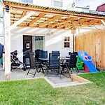 Family-Friendly Home For Travelers Near Subway