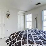 Spacious Washington, D.C. Rowhome W/ Free Parking!
