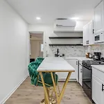 Charming City Loft - Unit B