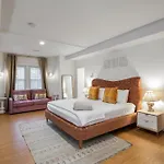 Swann House