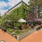 Stylish Renovated Flat, Central, Walk To Dc Sights
