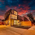 Modern, Gorgeous & Luxury Gem - 5 Stars Location
