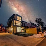Modern, Gorgeous & Luxury Gem - 5 Stars Location