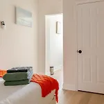 Luxurious 5 Bedroom House!1 Mile From Capitol Hill!