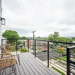 Modern 3Br Condo, Rooftop & Downtown Views