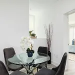 Amazing Capital Hill Apt , Step Away Gym, Shopping