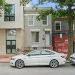 Charming 4-Bedroom Townhome In Fabulous Washington With Ac, Wifi