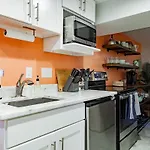 Private 1-Br Dc Residential-Style Stay Parking