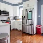 A Homestay In One Of Dc\'S Best Neighborhoods 4-Bedroom Petworth Townhome