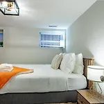 2-Br Petworth Pad Walk To Metro Subway