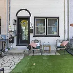 Charming 2Br Townhouse With Patio & Parking In Dc
