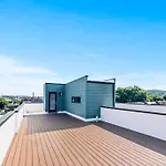Designer Penthouse Rooftop With Monument View-Parking