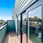 Designer Penthouse Rooftop With Monument View-Parking